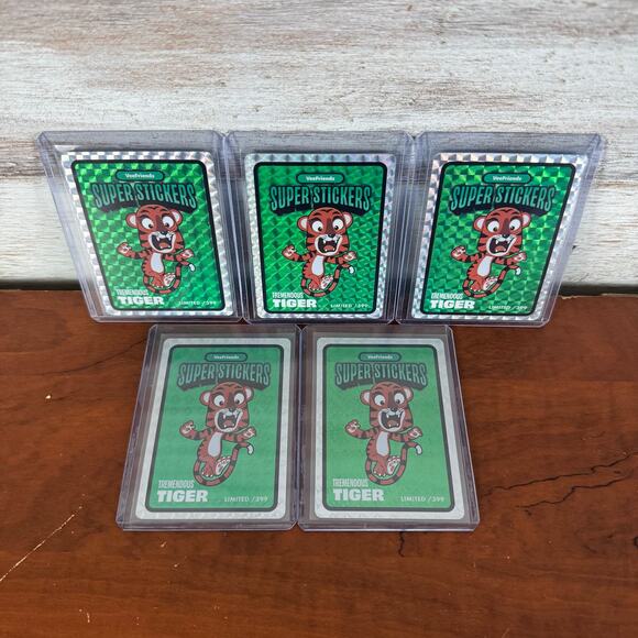 Veefriends Road to Veecon and others Green Ice Lot of Super Stickers x 17 - Picture 4 of 9